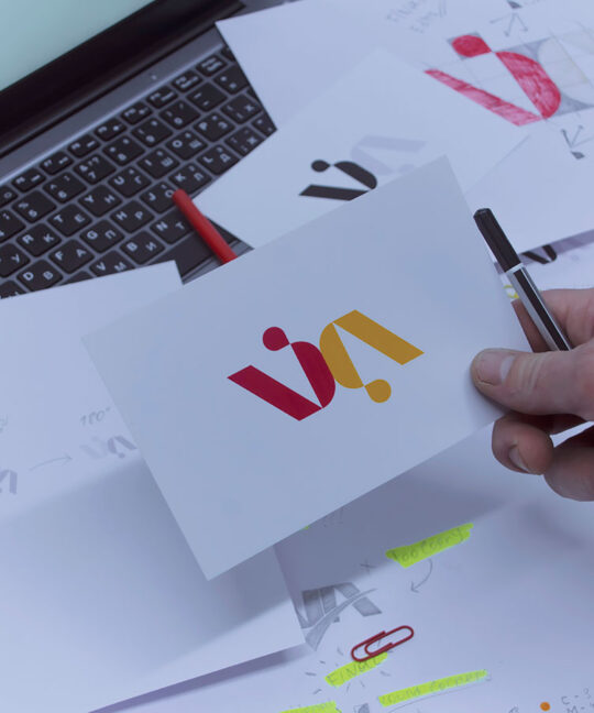 10 Strategie Infallibili per Creare Loghi Accattivanti